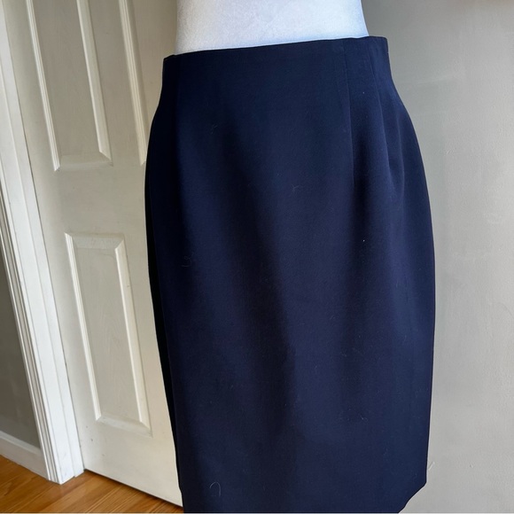 Vintage Ann Taylor Classic Navy Blue Pencil Skirt 100% Wool Size 12 - Picture 2 of 4